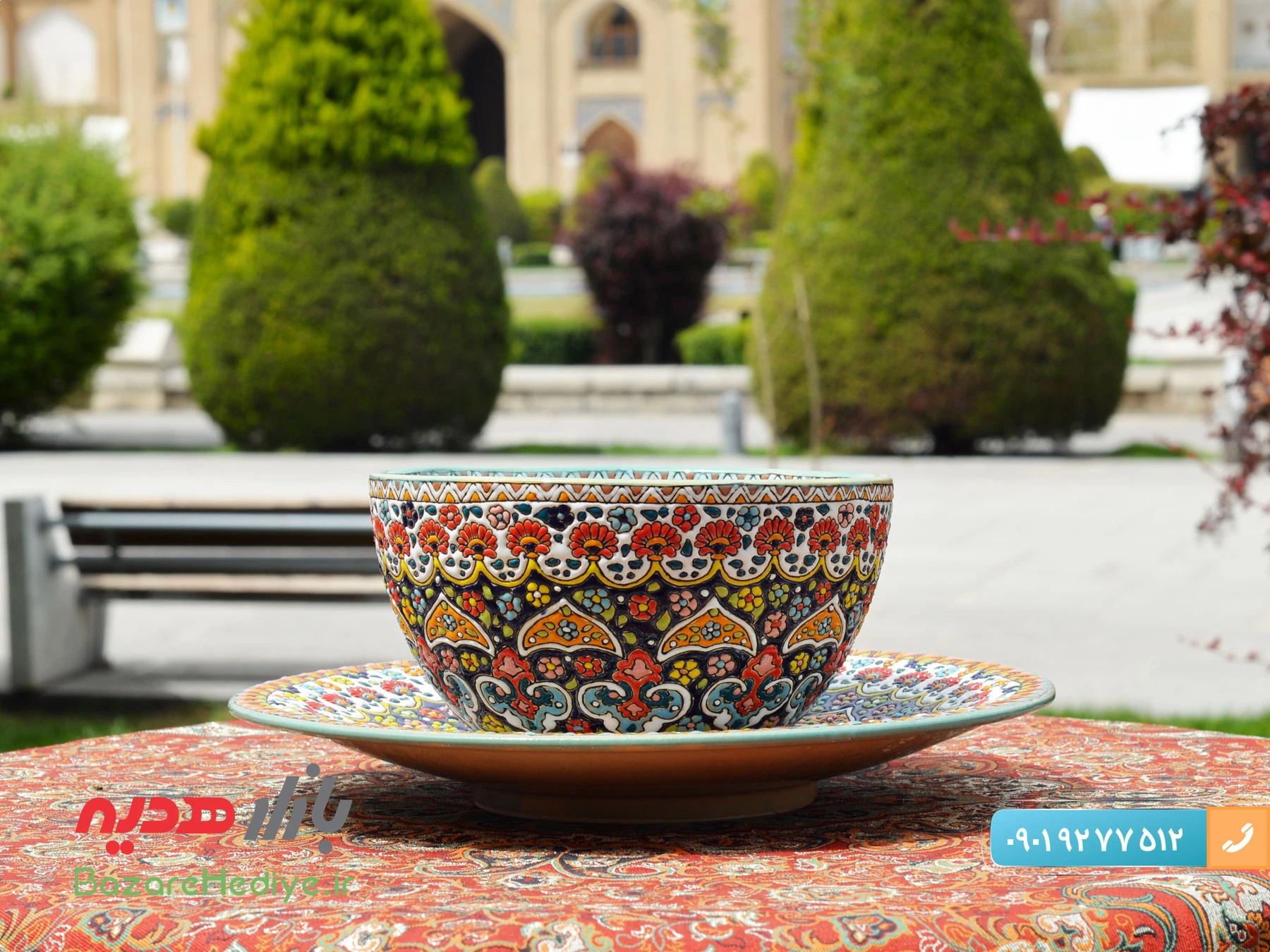 میناکاری روی سفال در اصفهان