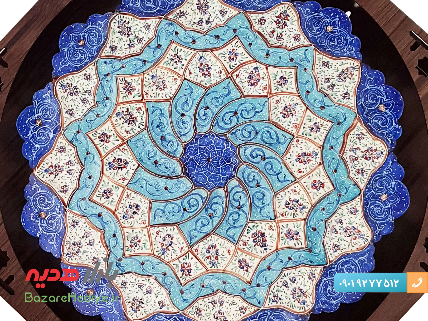 بشقاب میناکاری ۲۵ سانتی با قاب چوبی