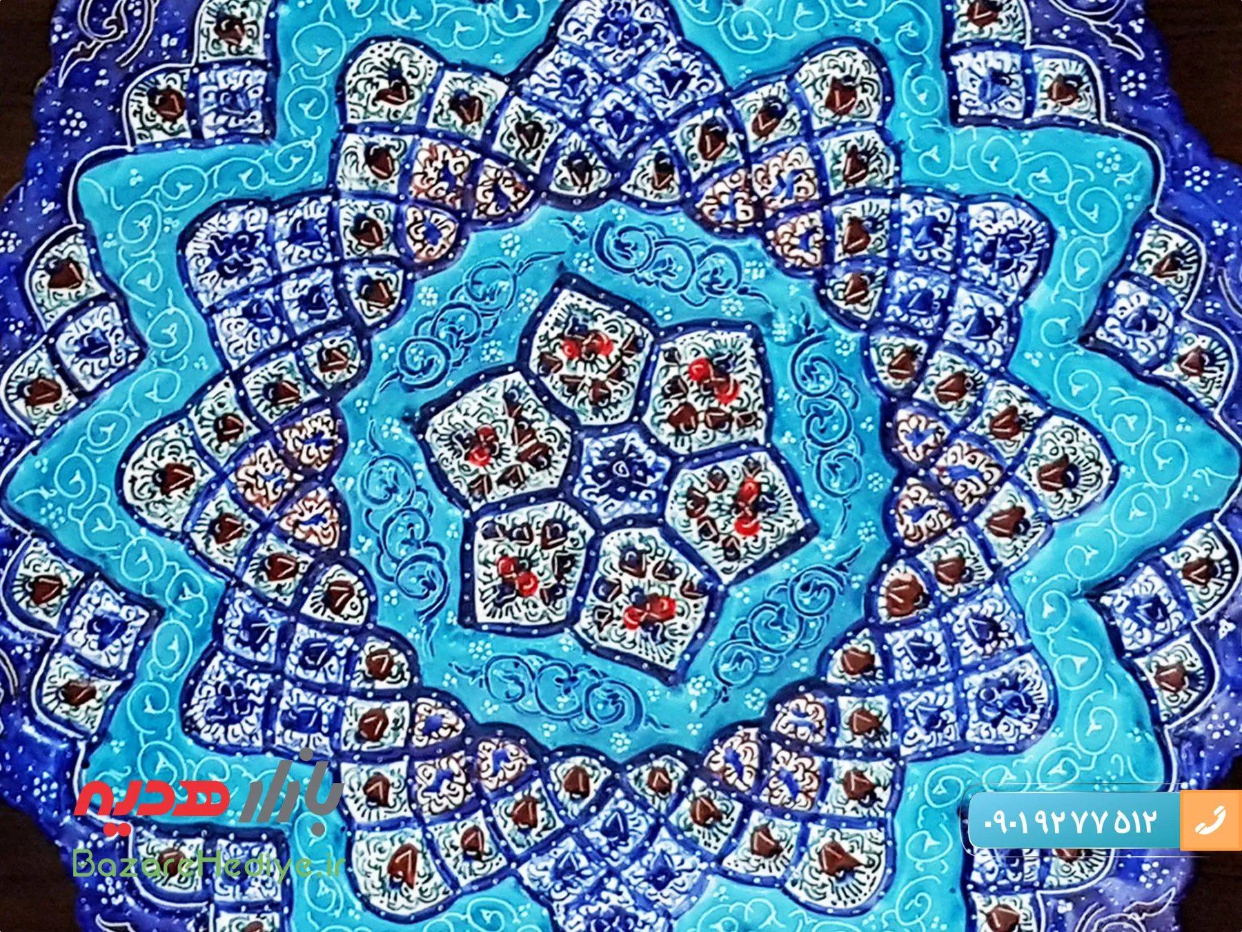 بشقاب میناکاری با قاب چوبی مشبک ۳۰*۳۰ سانتی متر